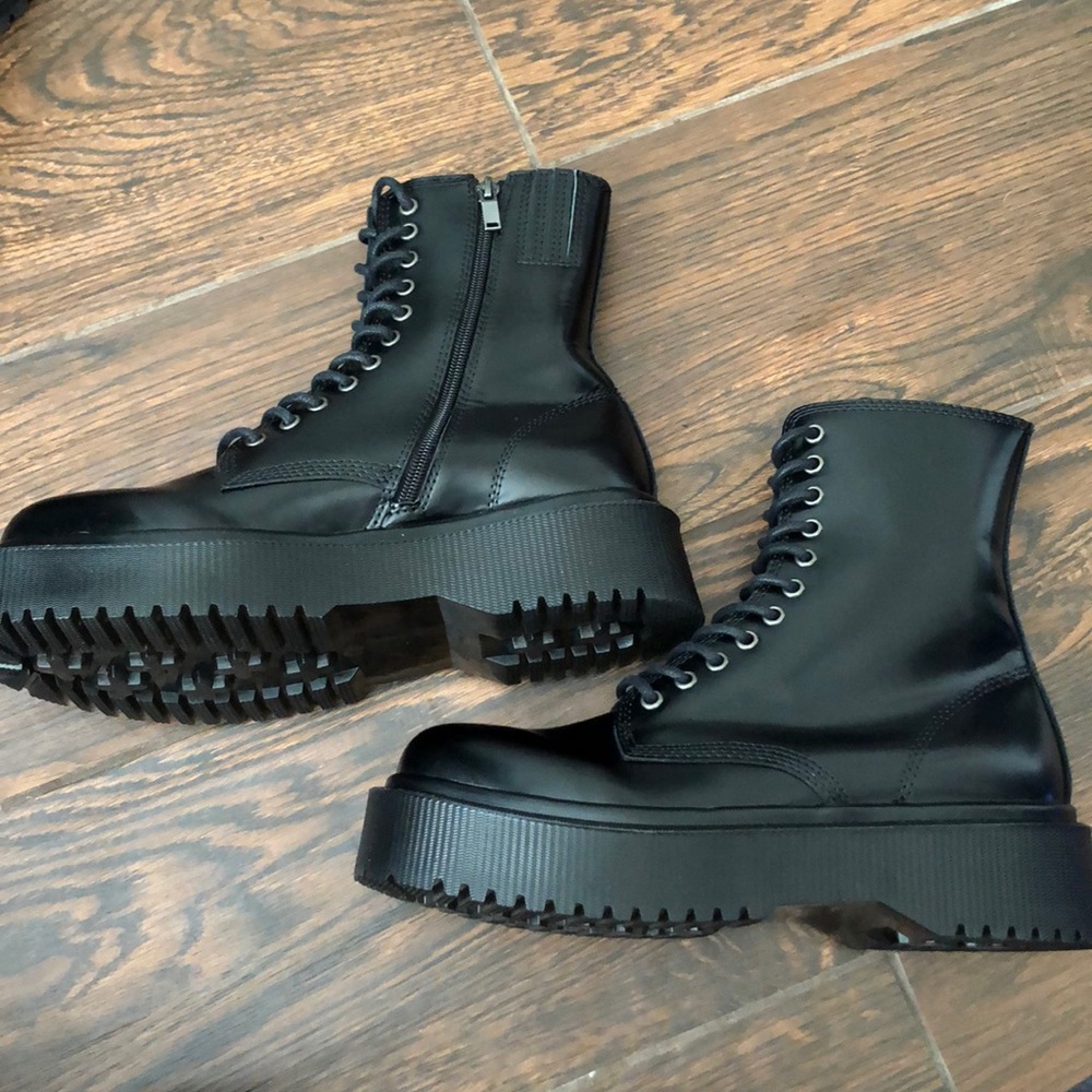 Size 7 Left! Jeffrey Campbell Sopas Platform Boots - Picture 10 of 16